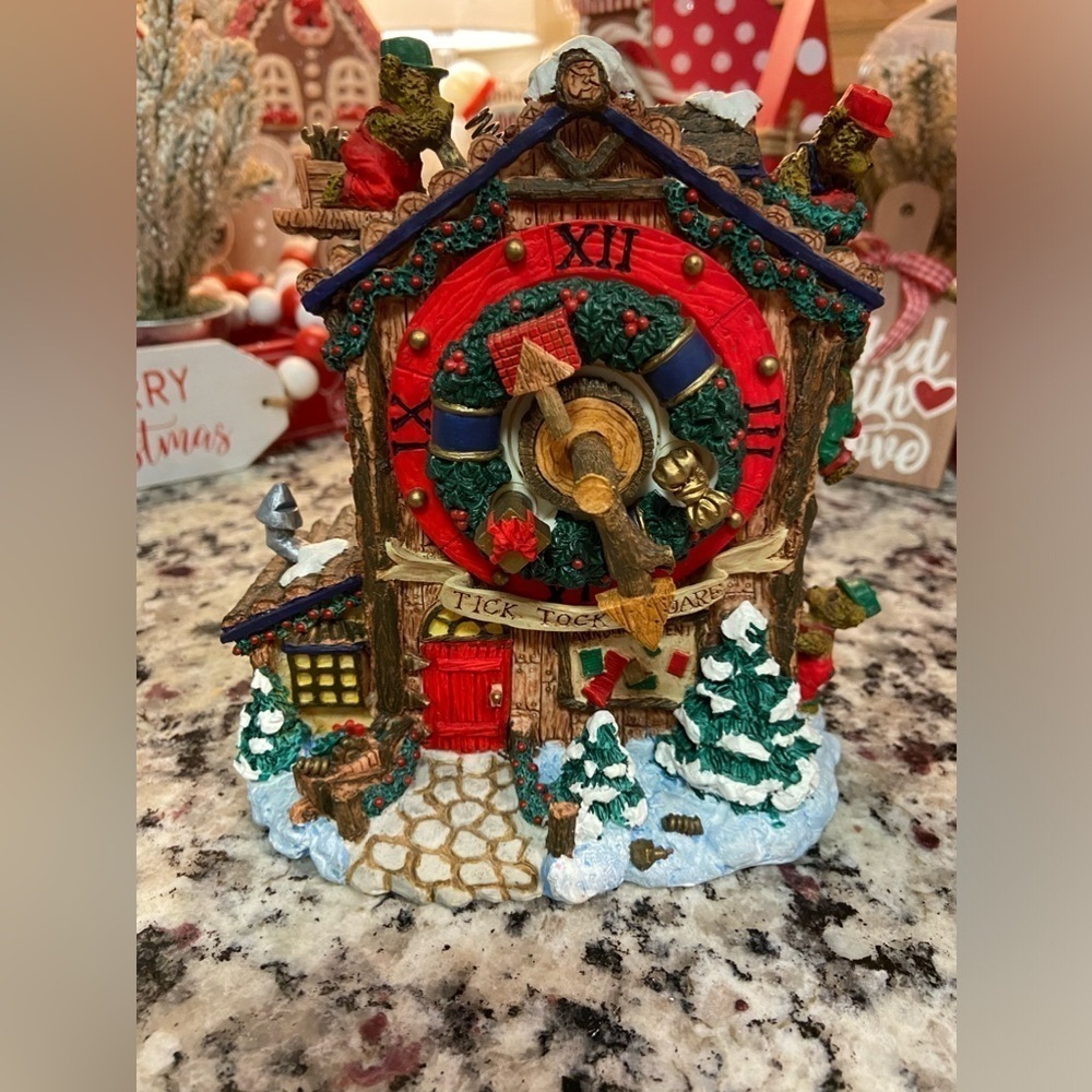 Hollybeary USA Tick Tock Square Music Box 1996 WORKS VERY NICE